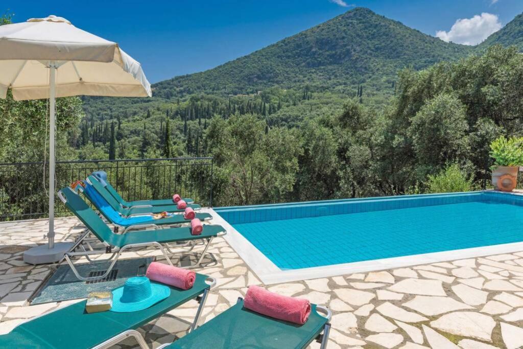 Villa Eleonas Strongyli  Buitenkant foto