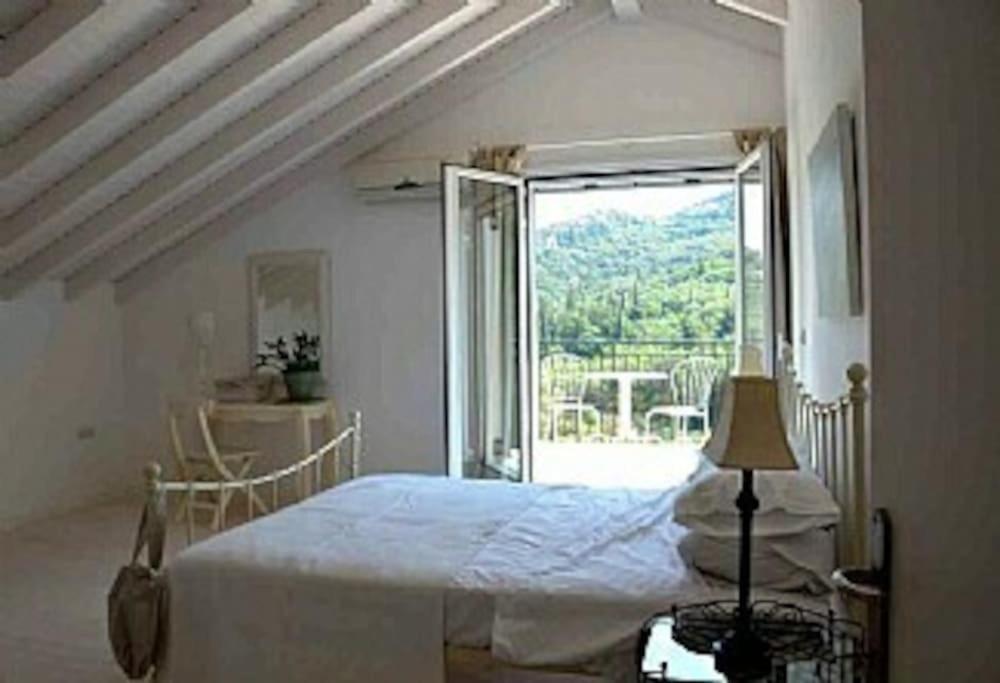 Villa Eleonas Strongyli  Buitenkant foto